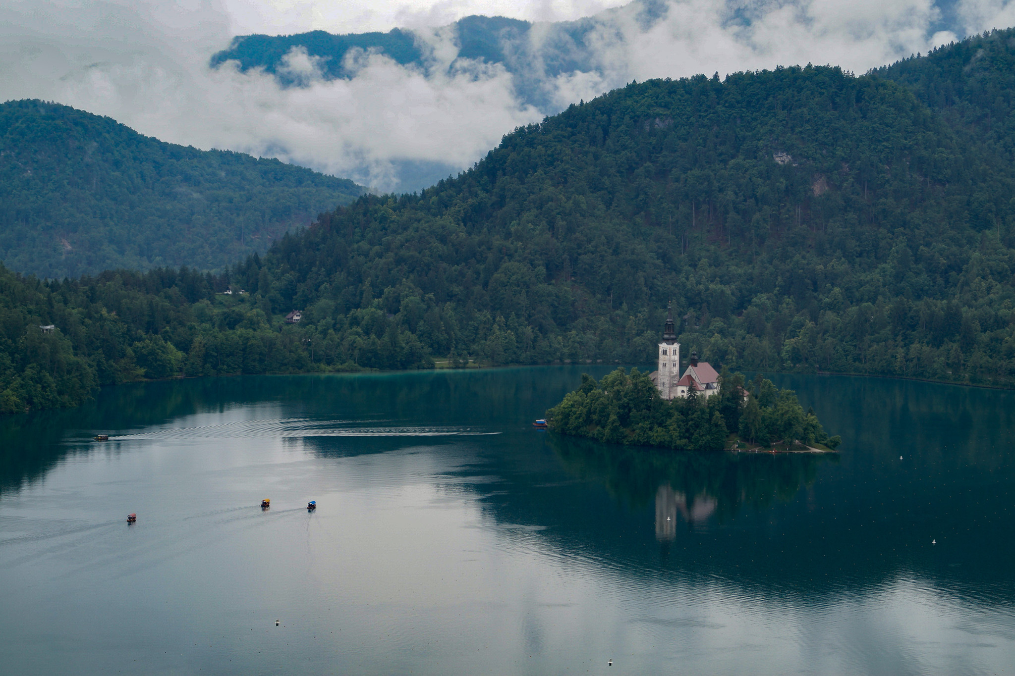 Der Bleder See mit seiner Insel zählt zu den wichtigsten Slowenien Sehenswürdigkeiten