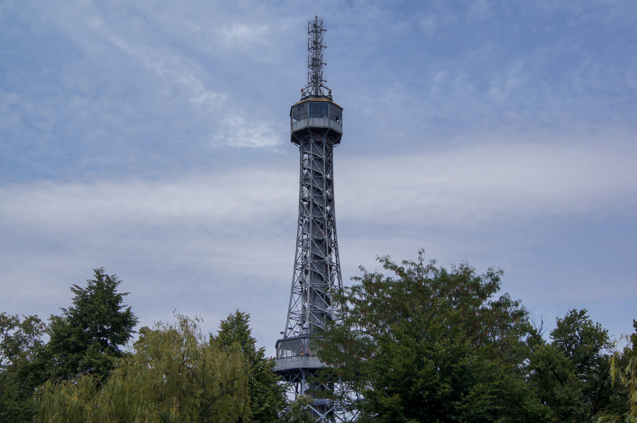Der Petrin Turm in Tschechiens Hauptstadt