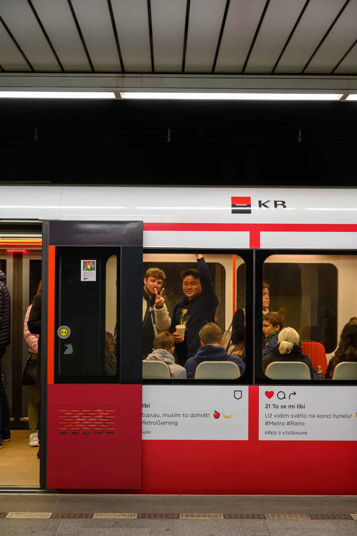 Die U-Bahn in der tschechischen Stadt ist super modern