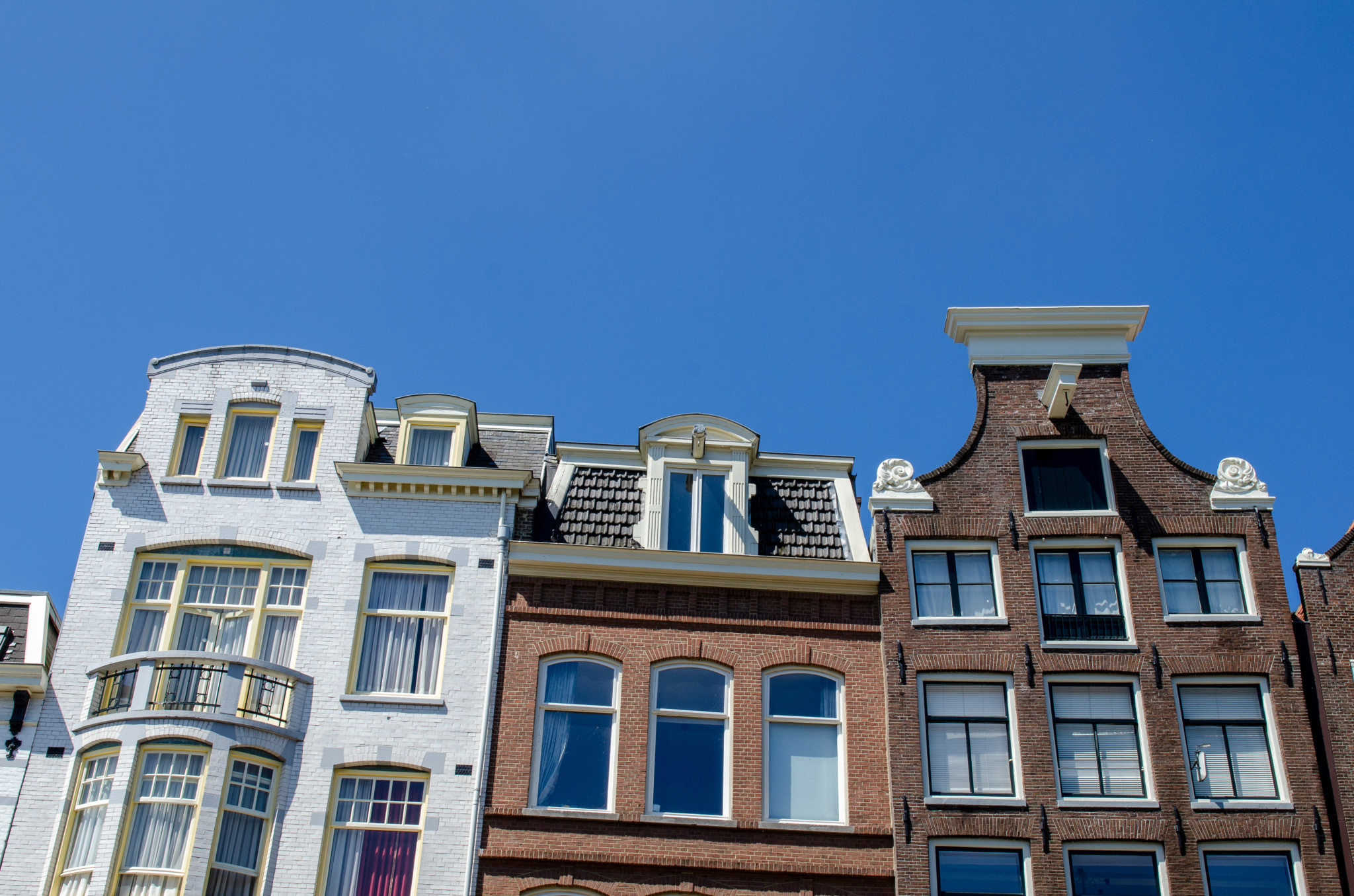 Typische Hausfassade in Amsterdam