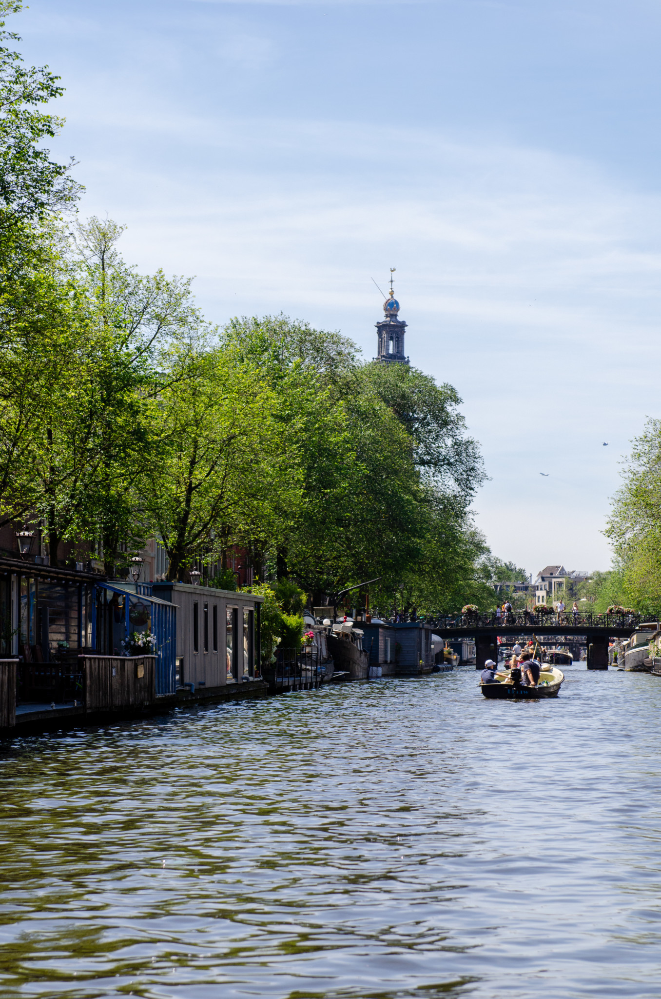 Zu unsere Amsterdam Tipps gehört auch eine Bootsfahrt durch die Grachten.