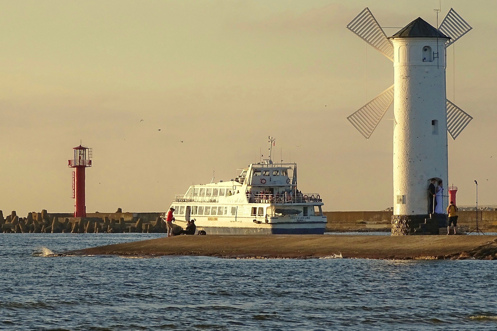 Windmühle und Leuchtturm in Swinemünde