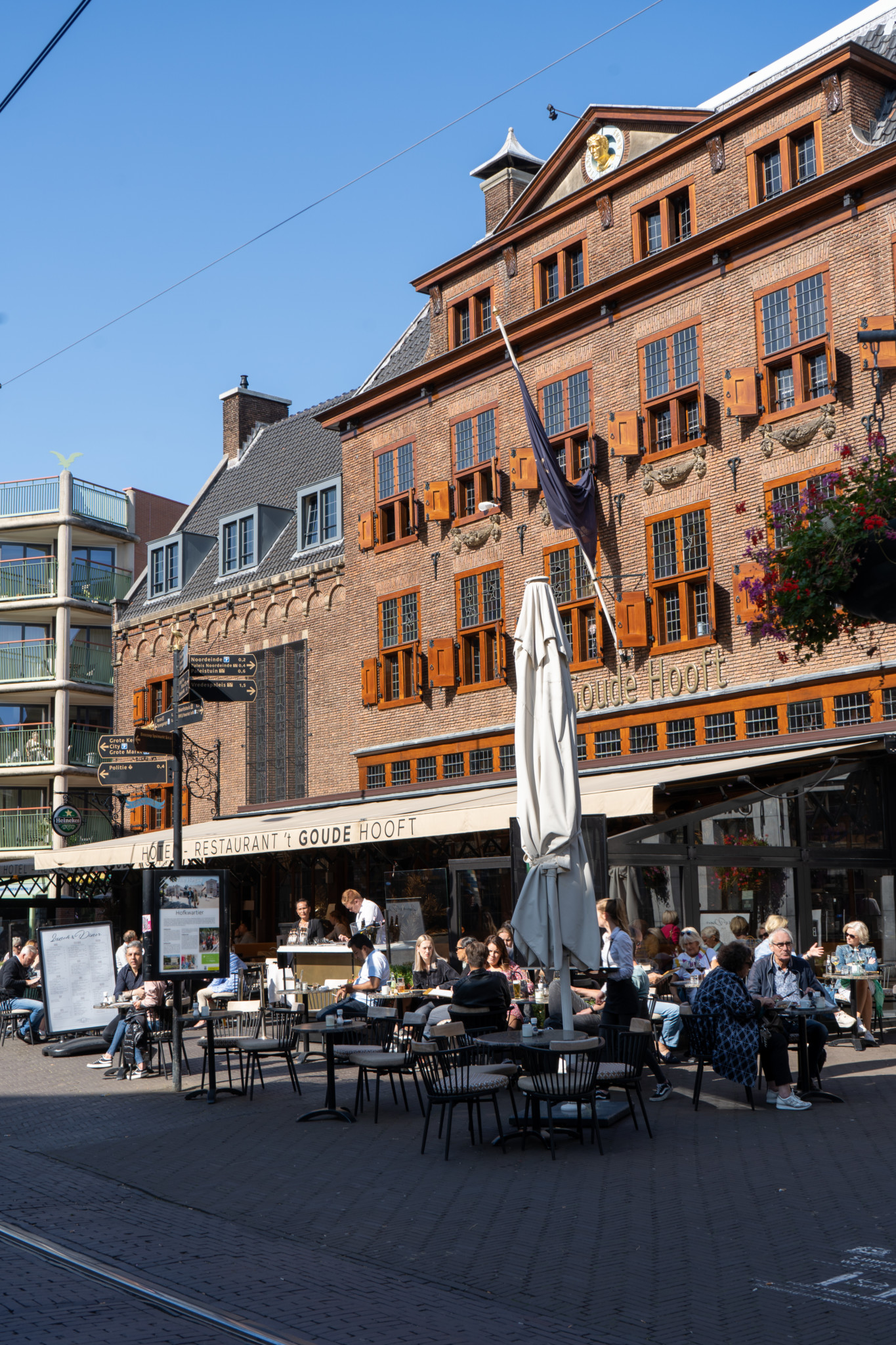 Zentraler Platz in Den Haag