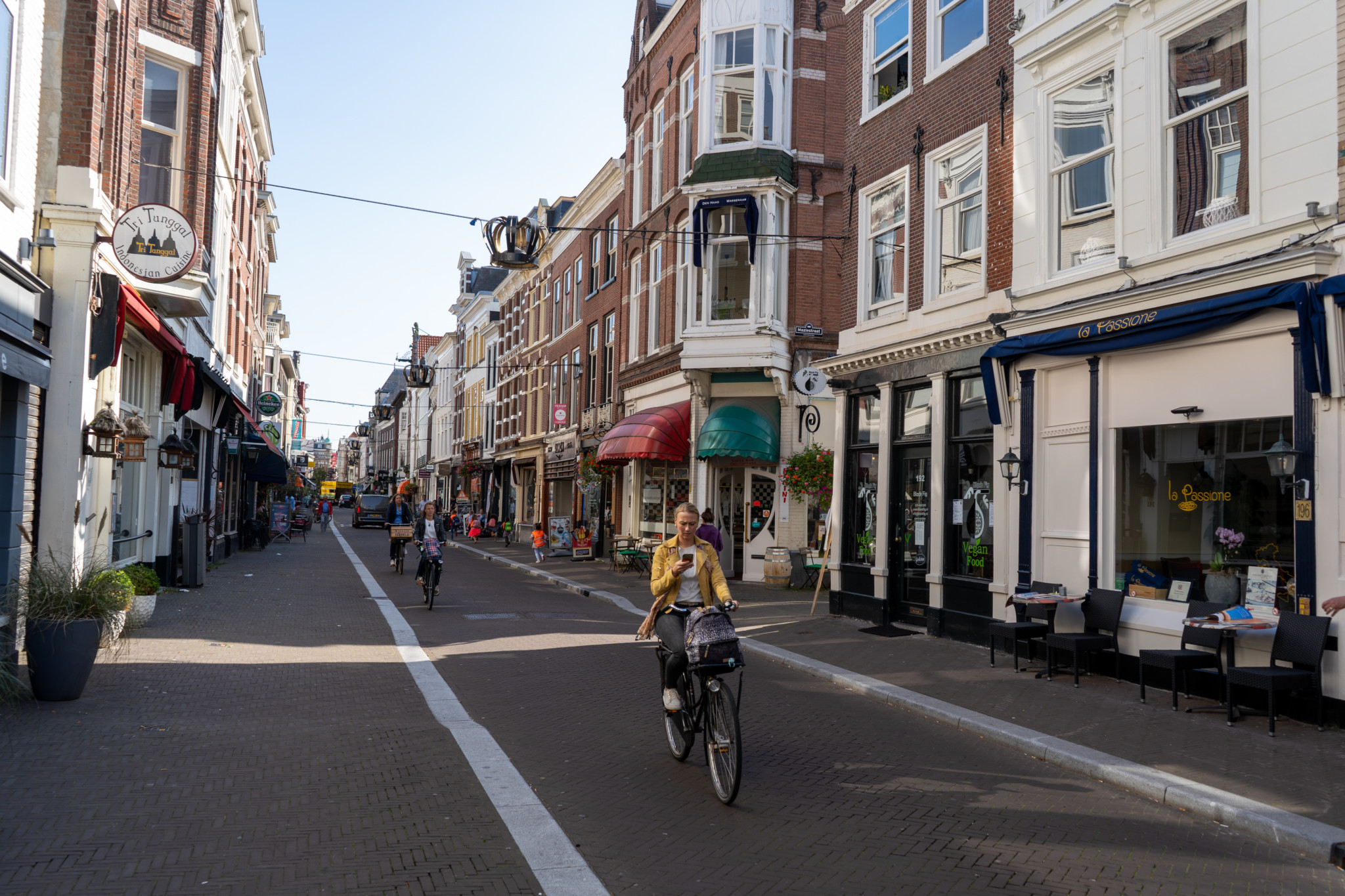 Typische Straße in Den Haag