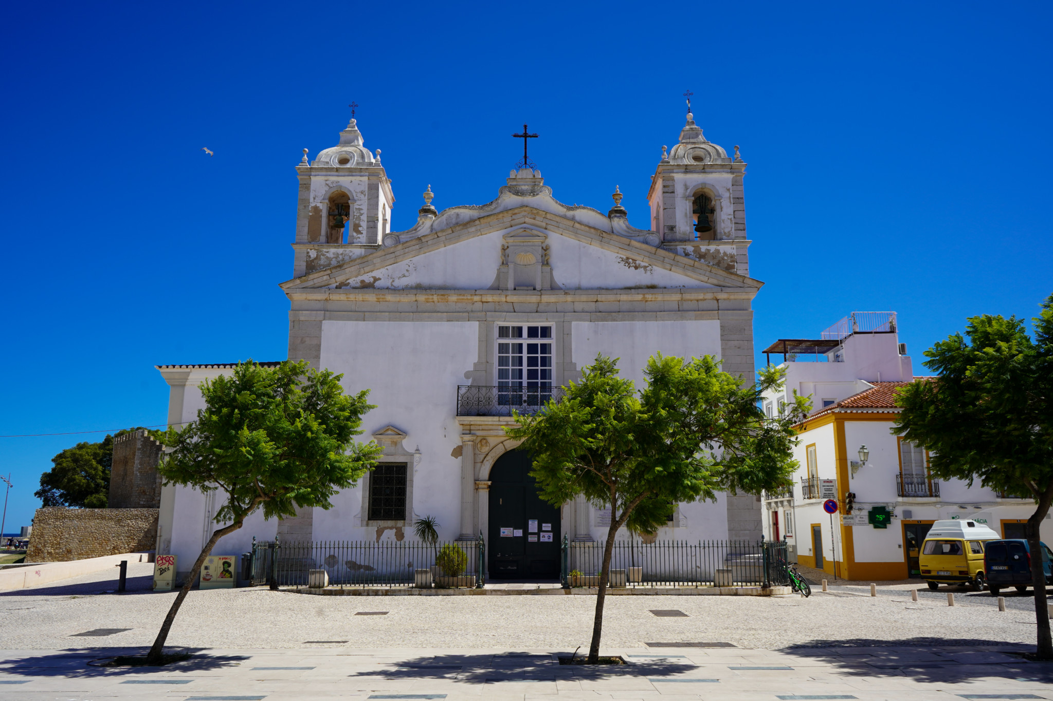 Die Kathedrale ist das Herzstück der Innenstadt von Lagos und eine der wichtigsten Algarve-Sehenswürdigkeiten