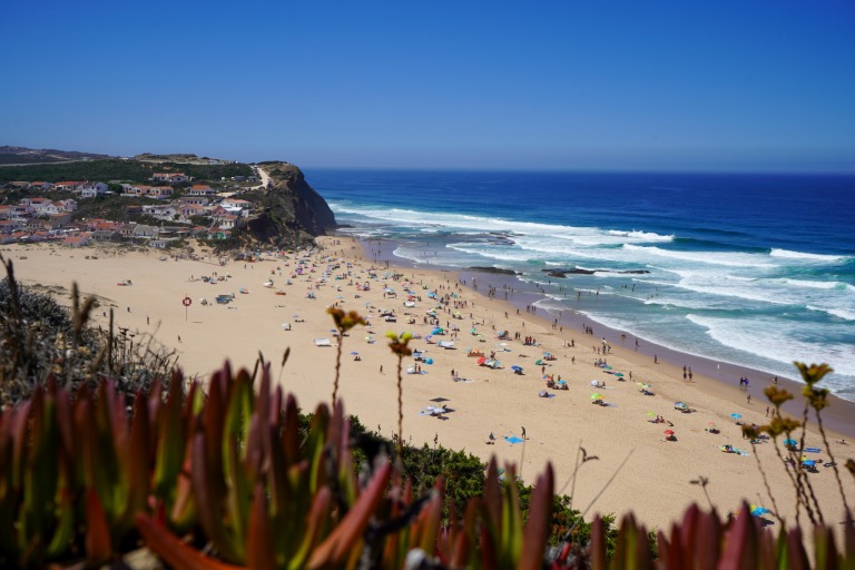 Ausblick auf den Praia Monte Clérigo