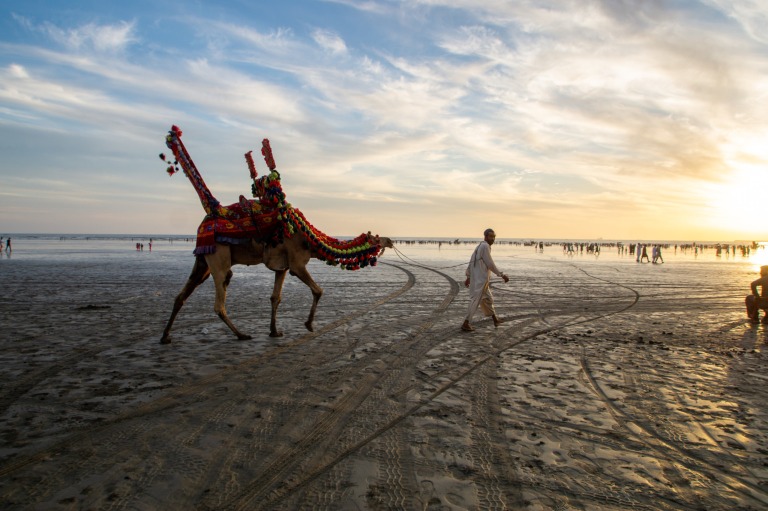 Der Strand von Karatschi ist zum Sonnenuntergang einmalig