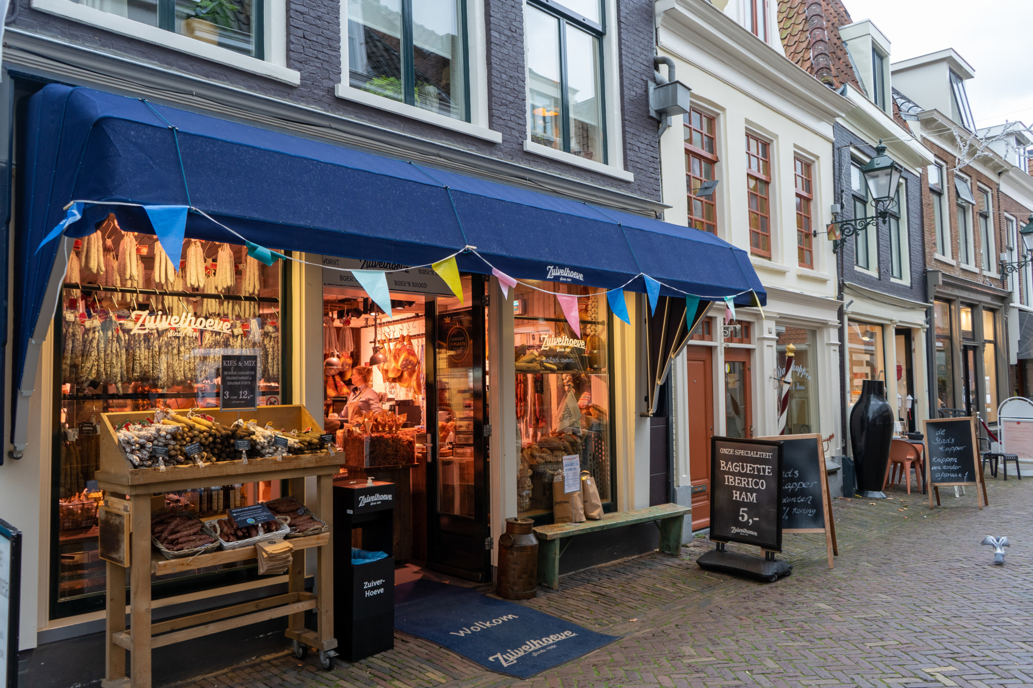 Shopping in der Kleinen Kerkstraat