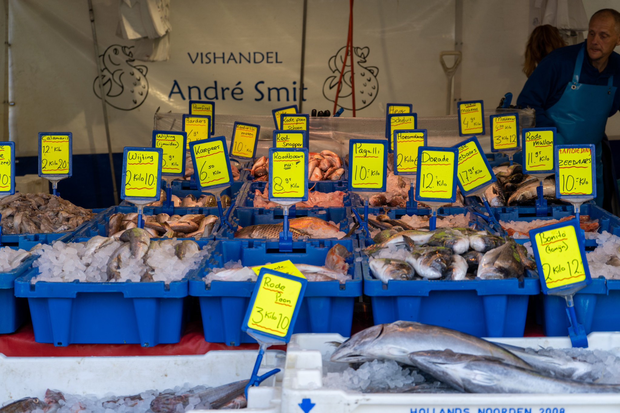 Frischer Fisch auf dem Vismarkt in Groningen