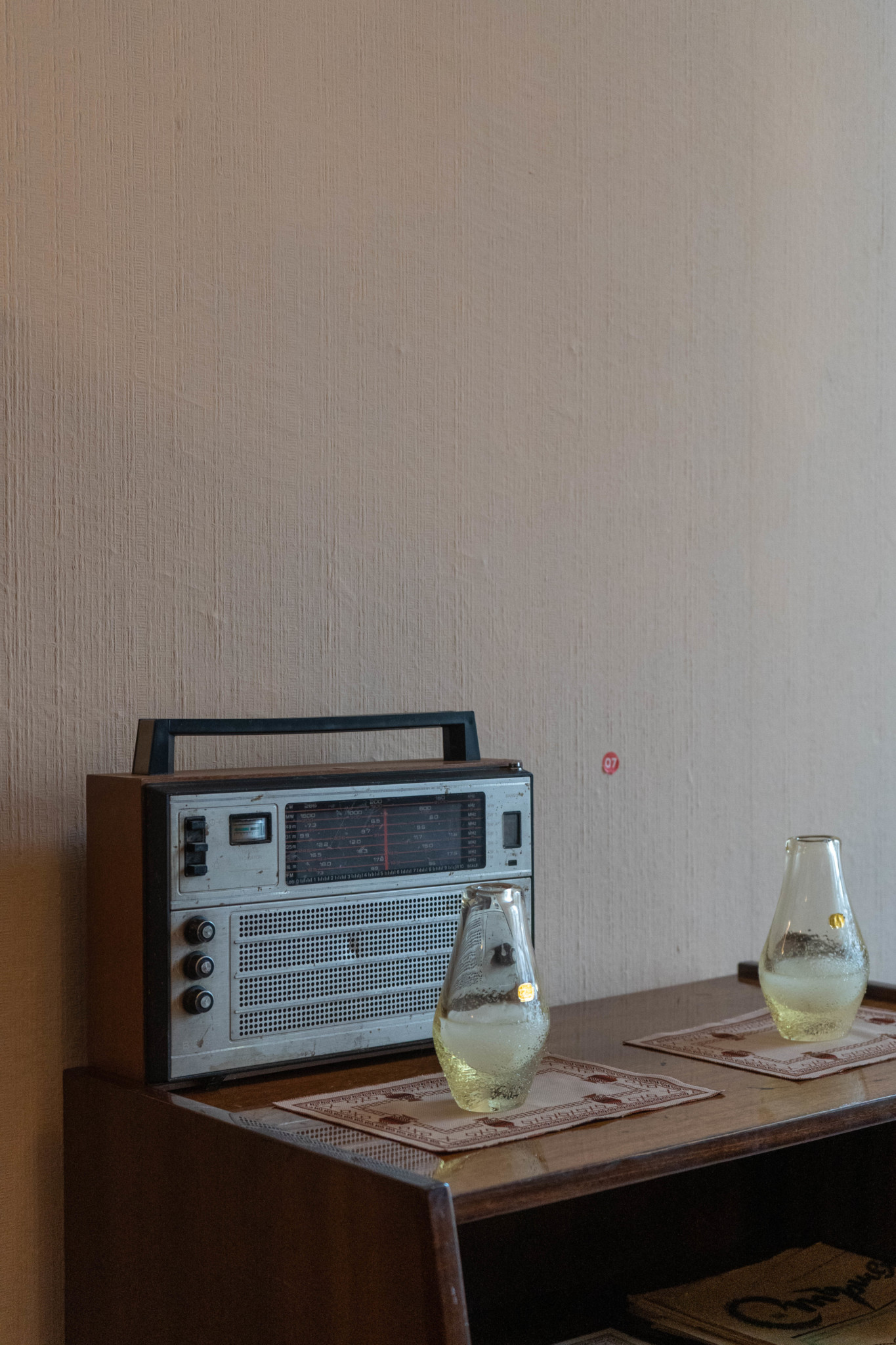 Altes Radio in der Red Flat in Sofia