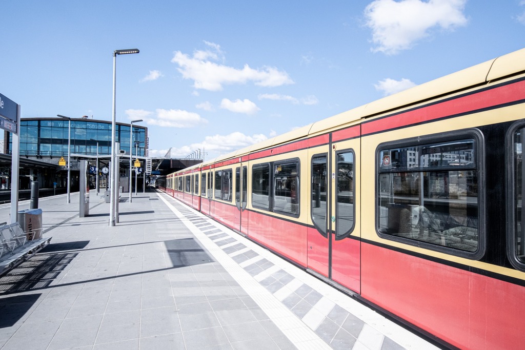 Anreise zum Flughafen Berlin mit der S-Bahn