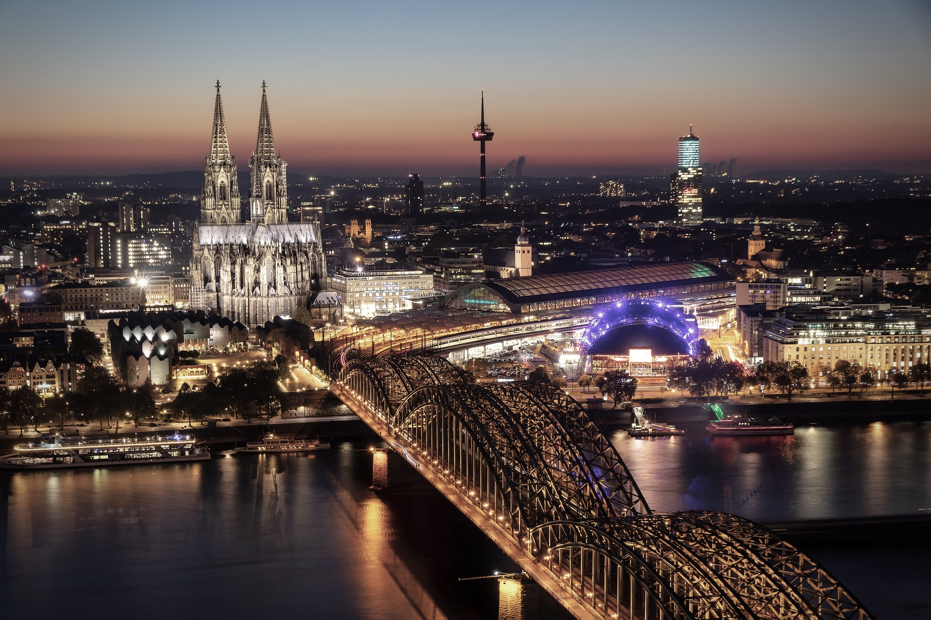 Der Kölner Dom zählt zu den besten Deutschland Sehenswürdigkeiten