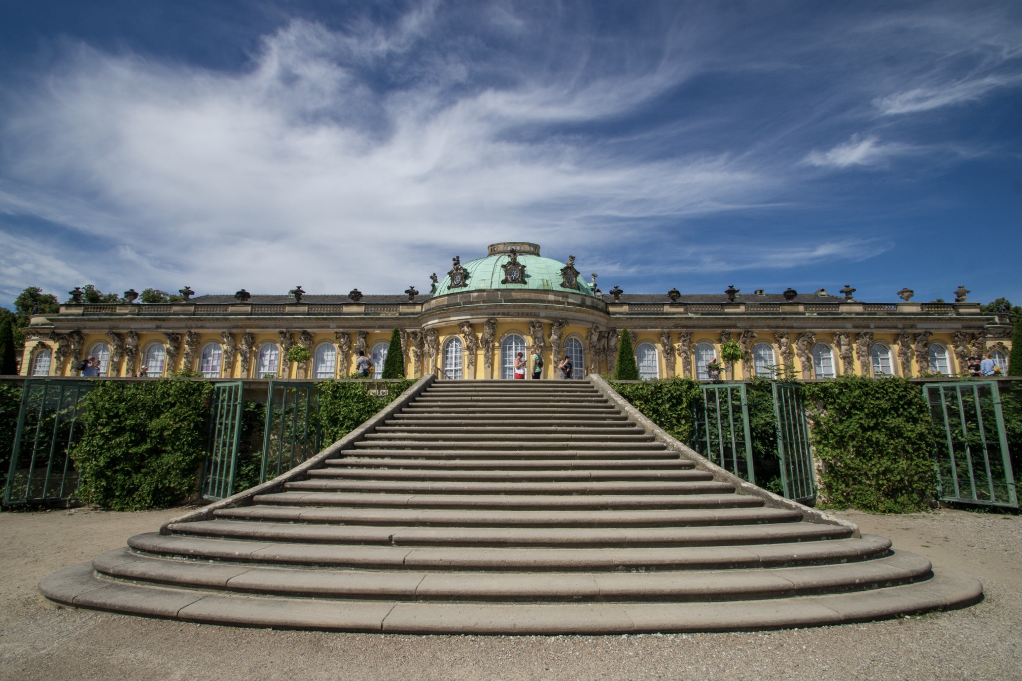 Das Schloss Sanssouci in Potsdam ist eines der Highlights in Brandenburg