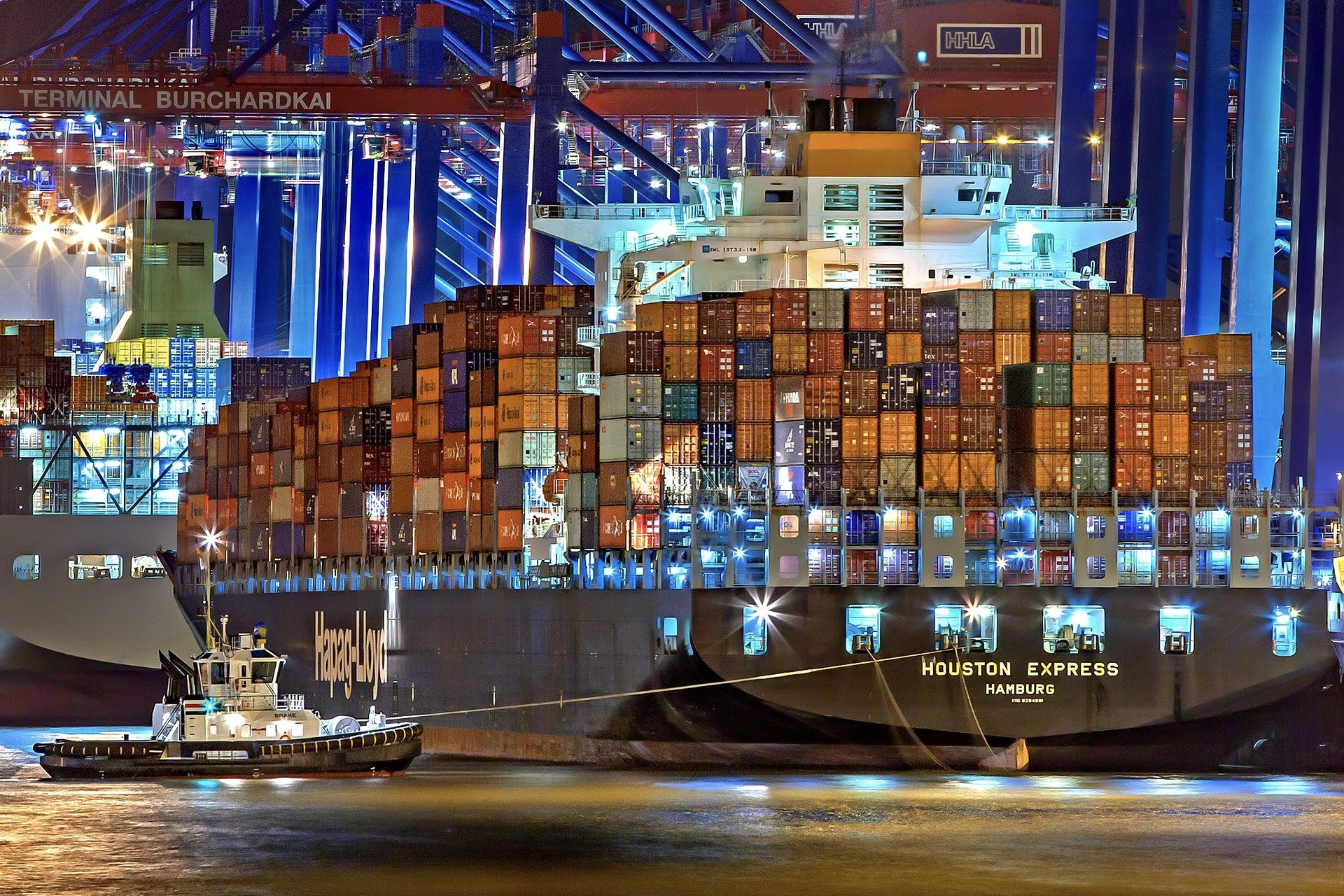 Hamburger Hafen ist einer der sehenswertesten Orte in Hamburg