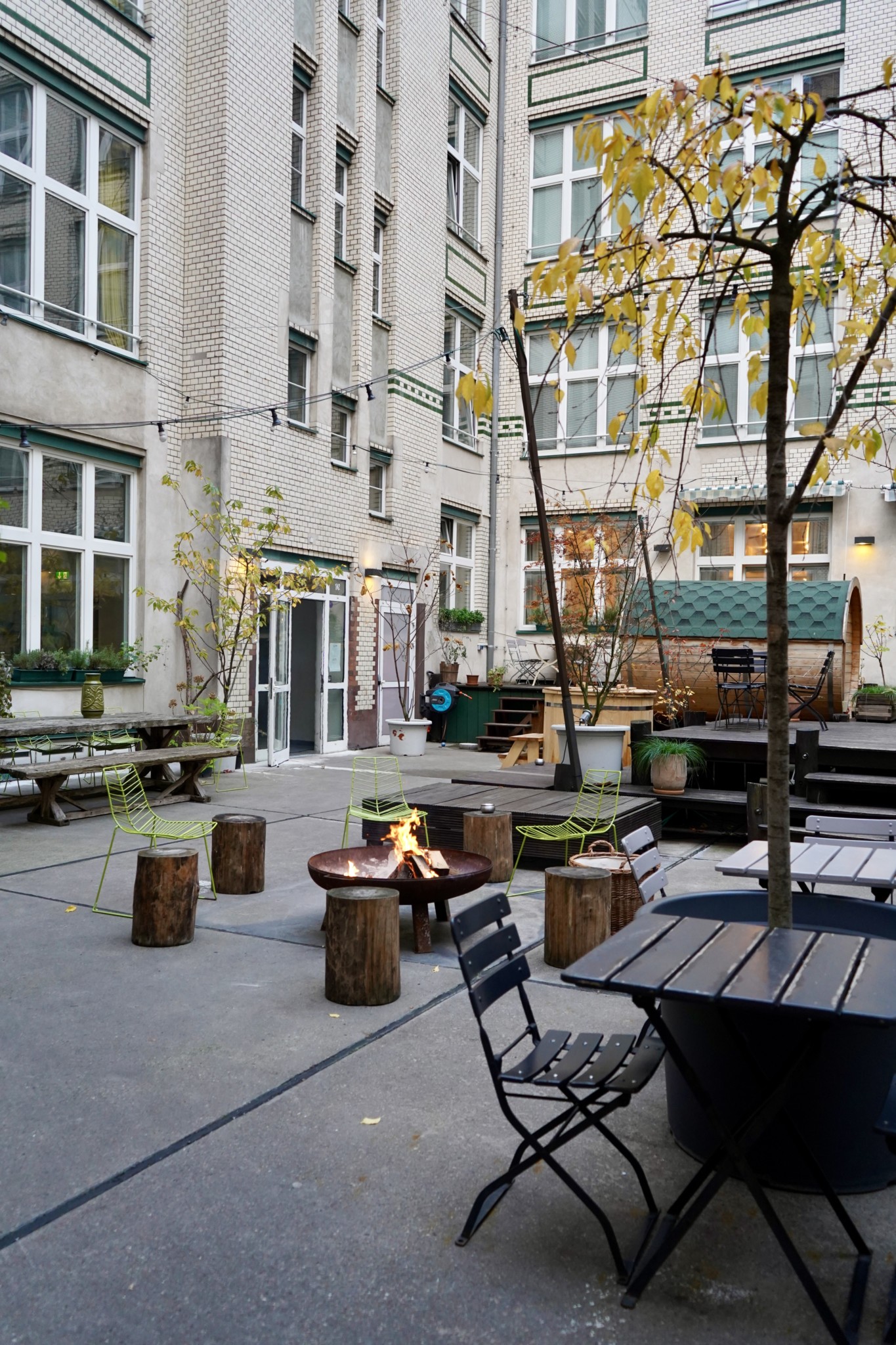 Innnehof vom Michelberger Hotel