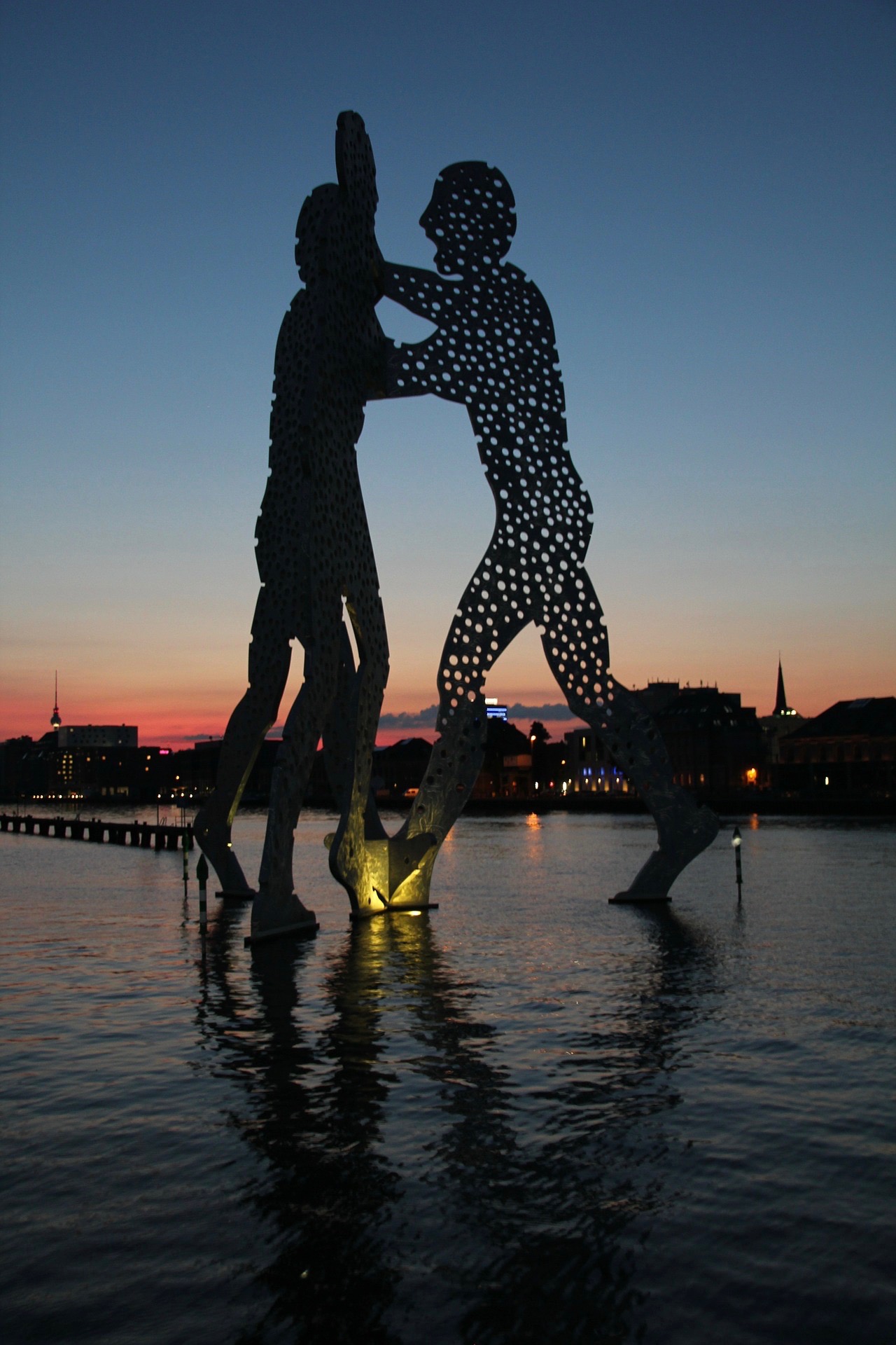 Molecule Men in Berlin