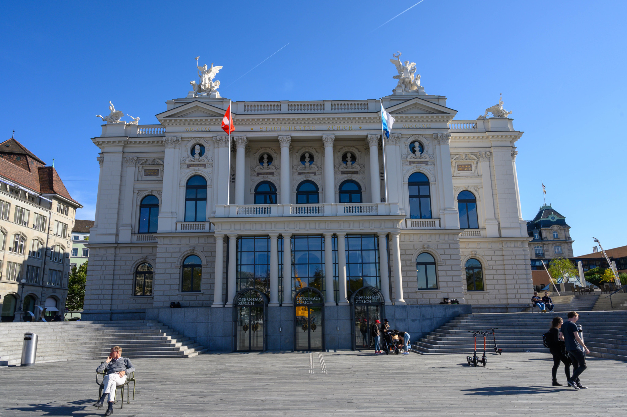 Zu den Zürich Sehenswürdigkeiten zählt auch das Opernhaus
