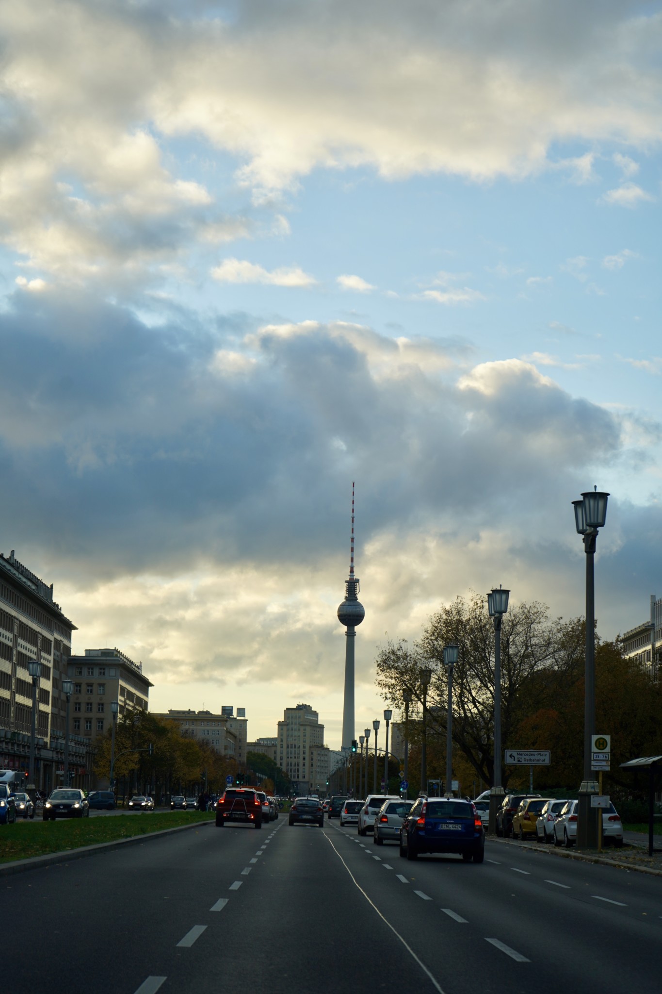 Ausblick auf den Fernsehturm von der Karl-Marx-Allee aus