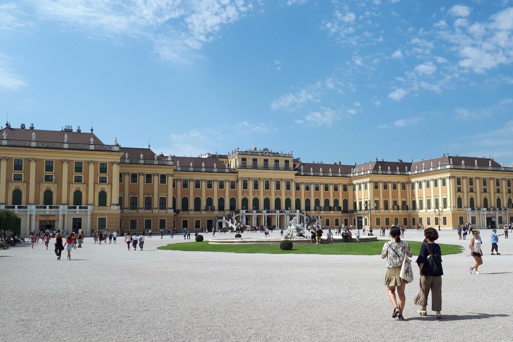 Das Schloss Schönbrunn gehört zu den schönsten Wien Sehenswürdigkeiten