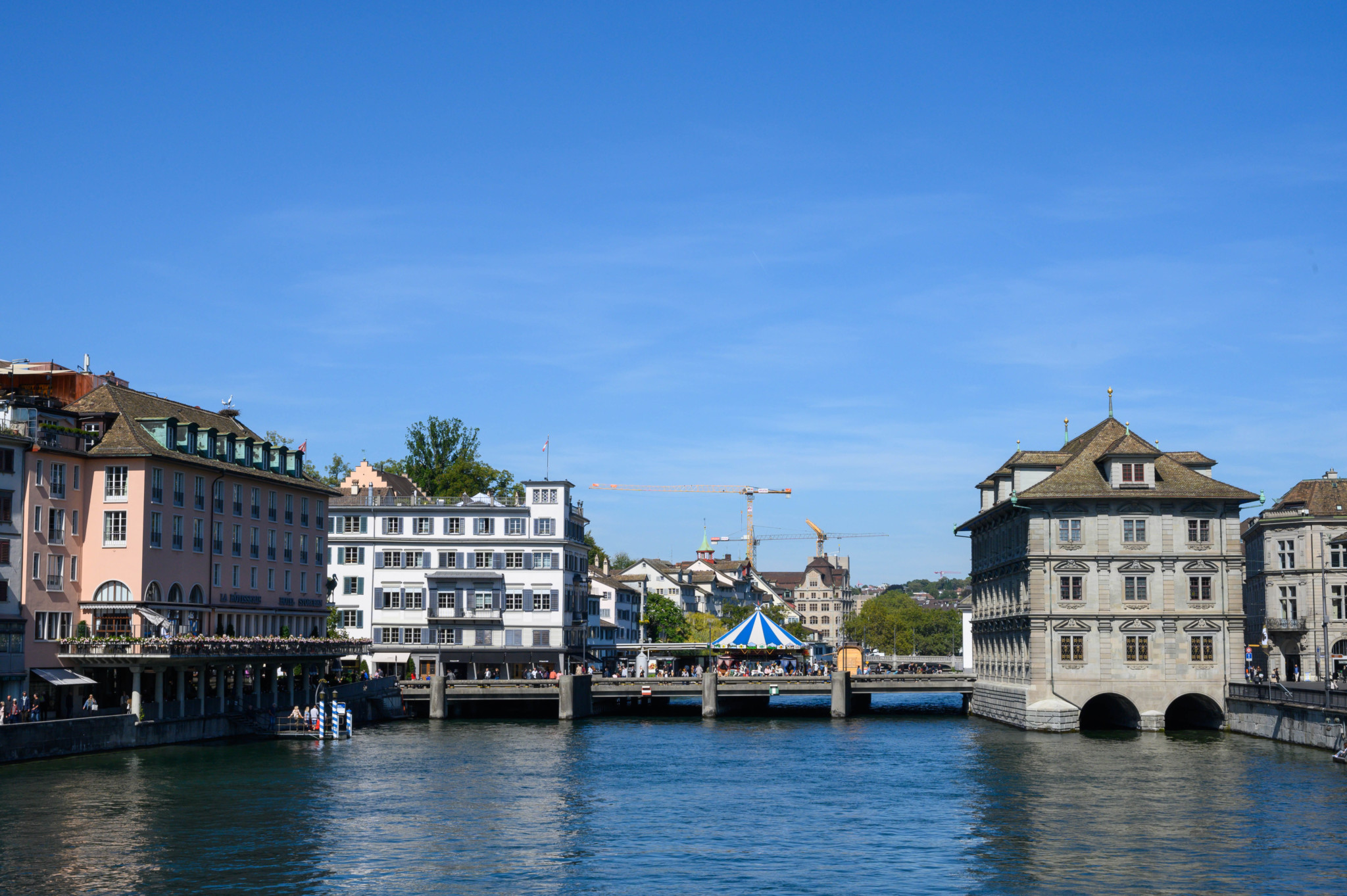 Das Rathaus von Zürich darf nicht fehlen