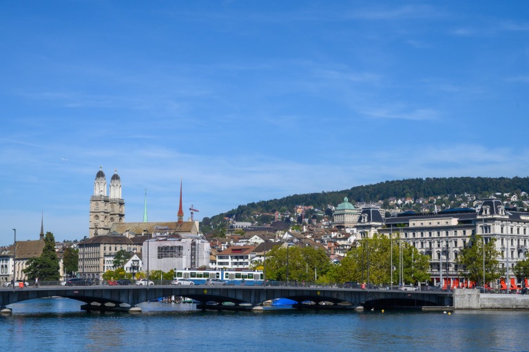 Die berühmte Münsterbrücke in Zürich