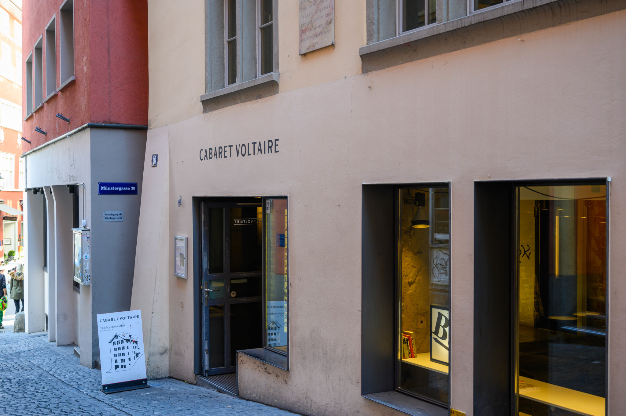 Im Cabaret Voltaire kann man schöne Abende verbringen
