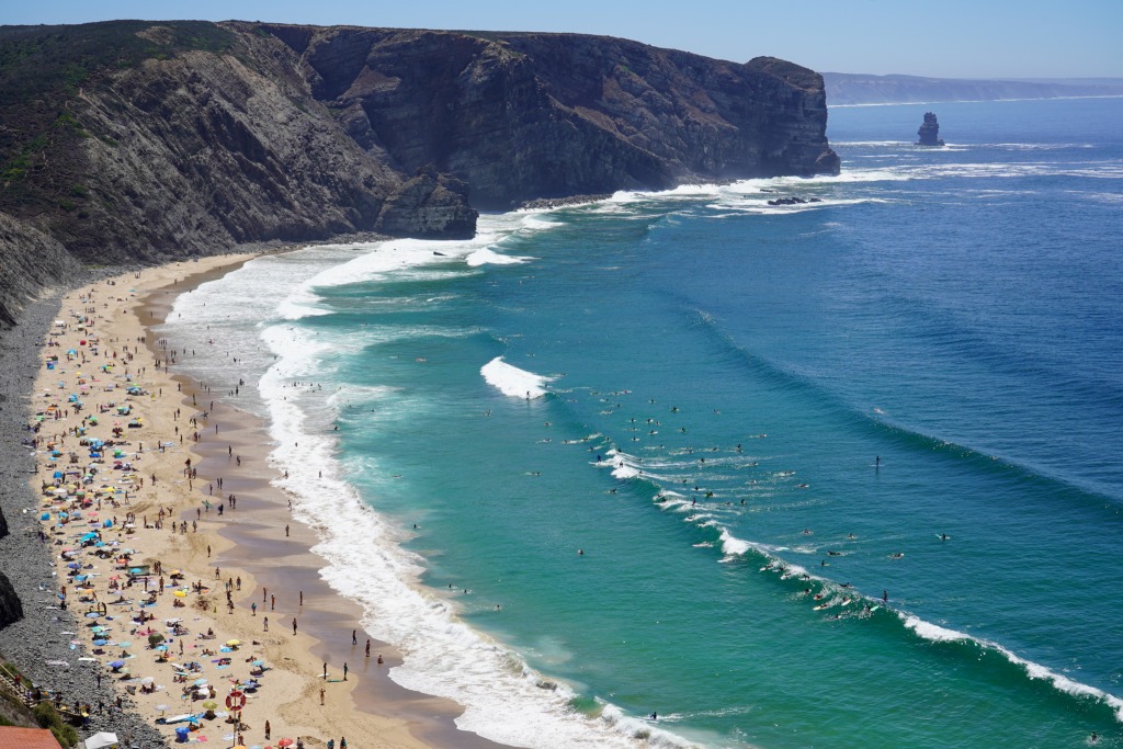 Praia do Arrifana gehört zu den schönsten Stränden an der Algarve