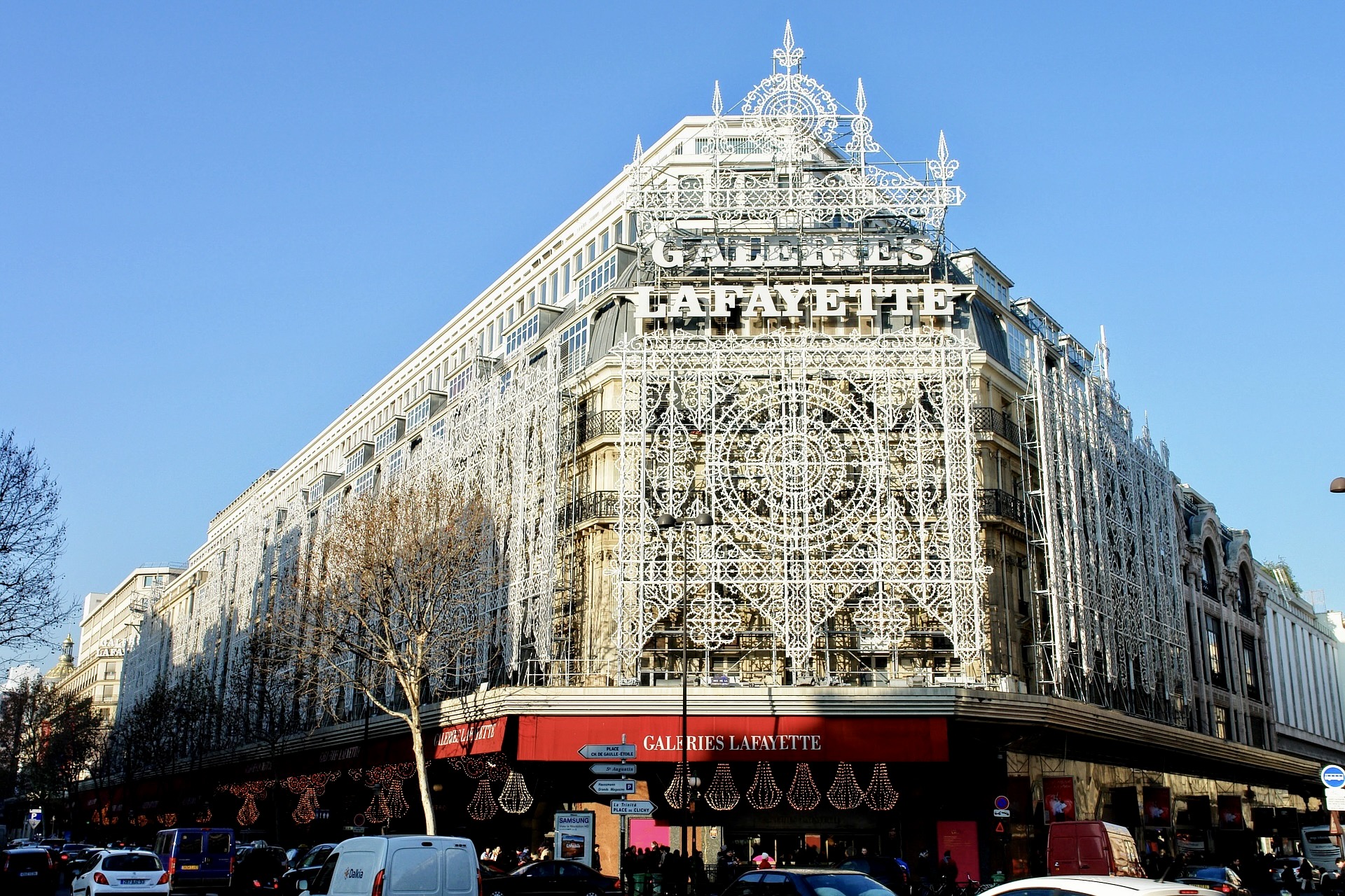 Auch die Galeries Lafayette gehört zu den Highlights der Hauptstadt Frankreichs