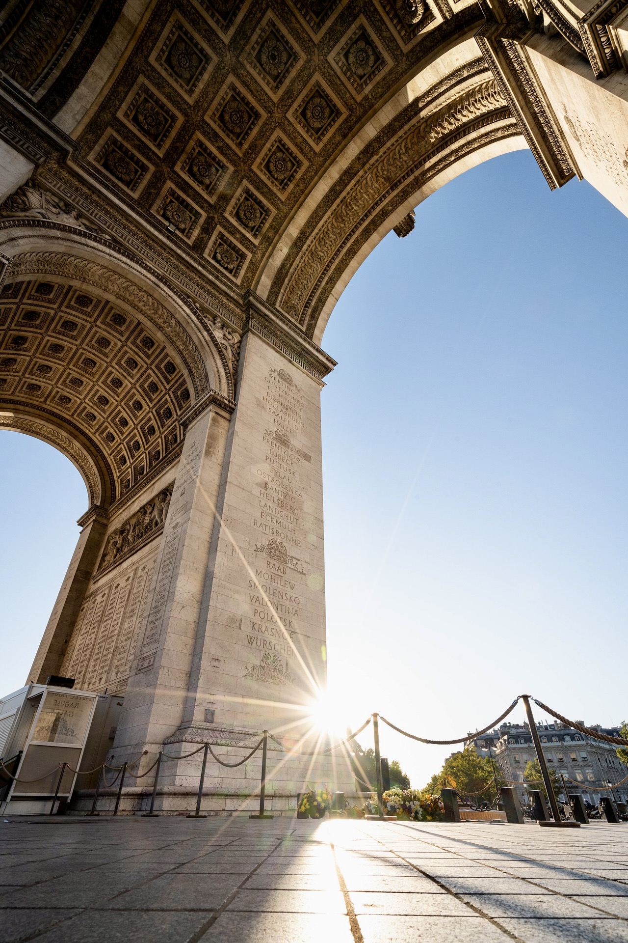 Arc de Triomphe: wichtige Paris Sehenswürdigkeit