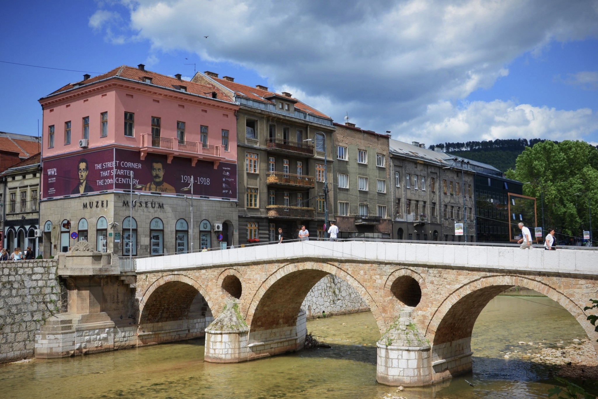 Die Lateinerbrücke in Sarajevo ist ein Highlight bei einem Städtetrip in Europa nach Bosnien und Herzegowina