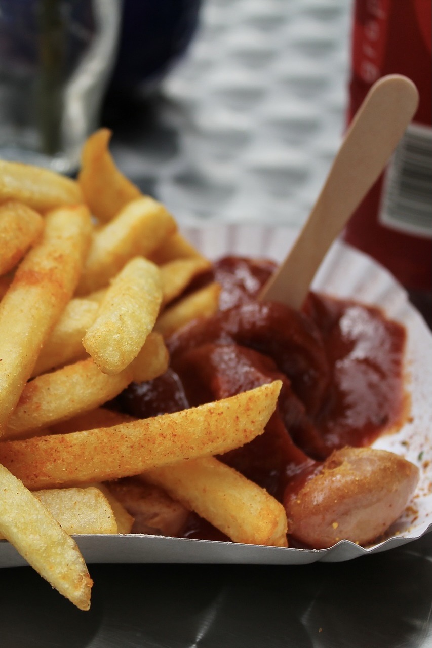 Currywurst bei Konnopke in Berlin Prenzlauer Berg