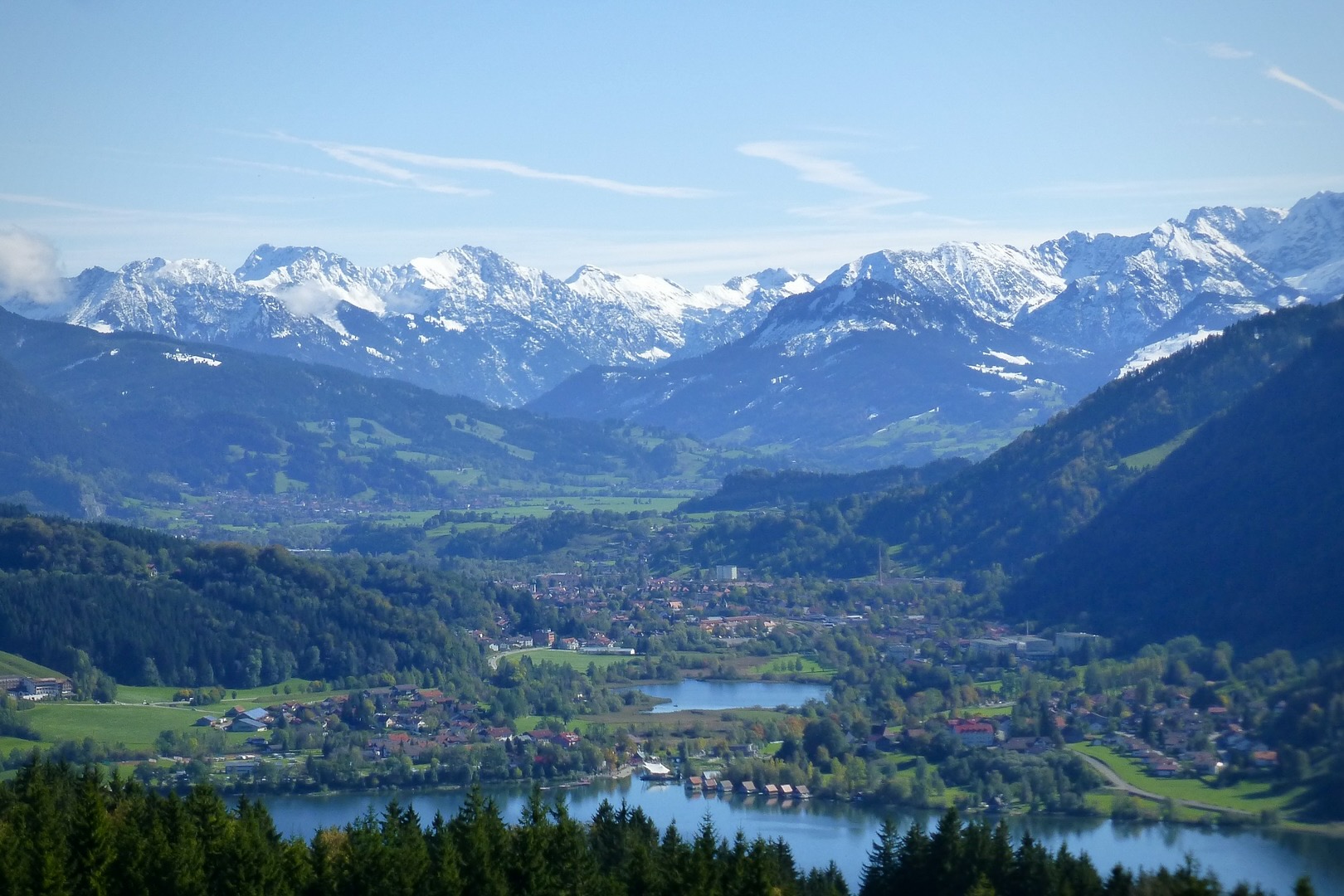 Unter den Seen in Bayern ist der große Alpsee ein beliebtes Ausflugsziel