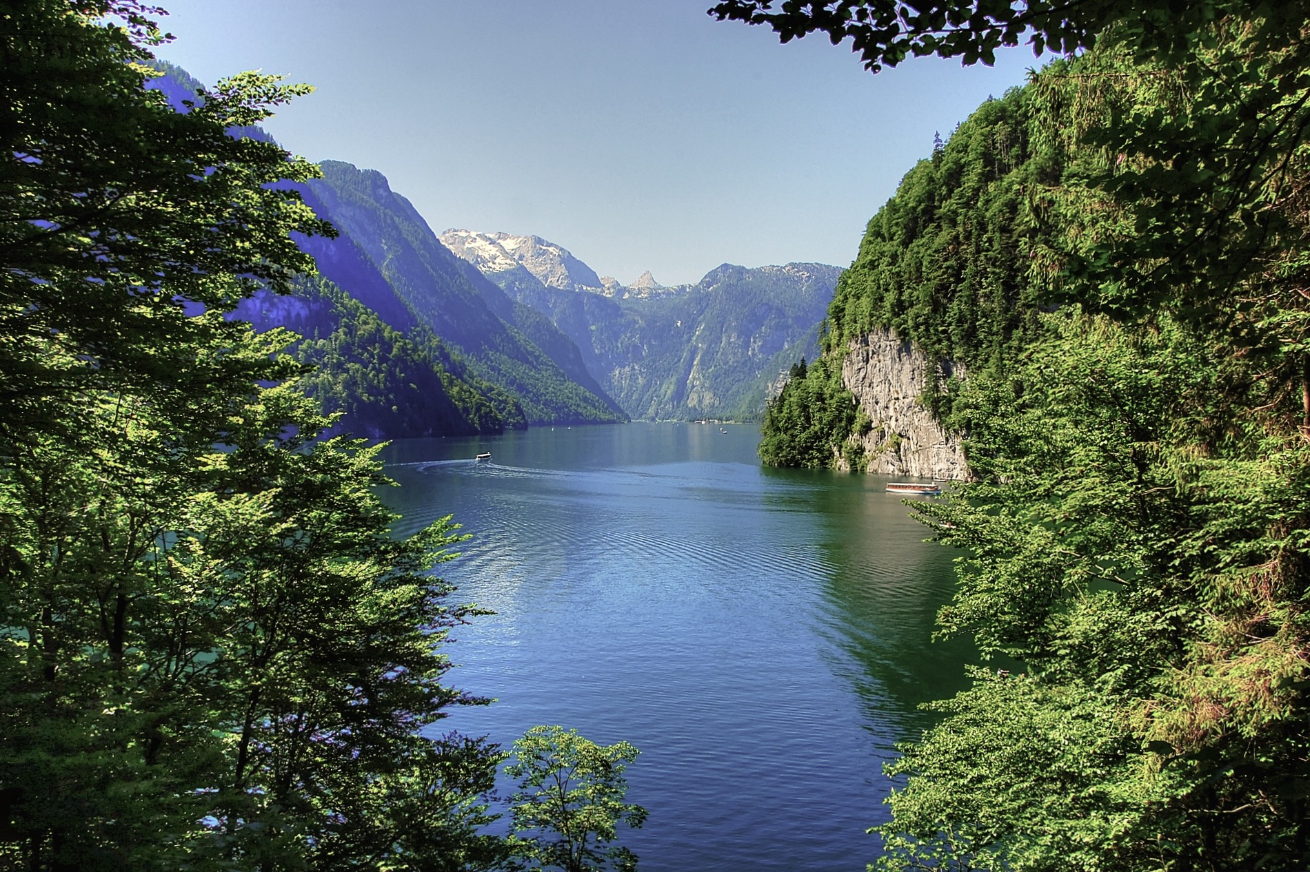 Der Königssee in den Alpen ist einer der schönsten Seen in Bayern