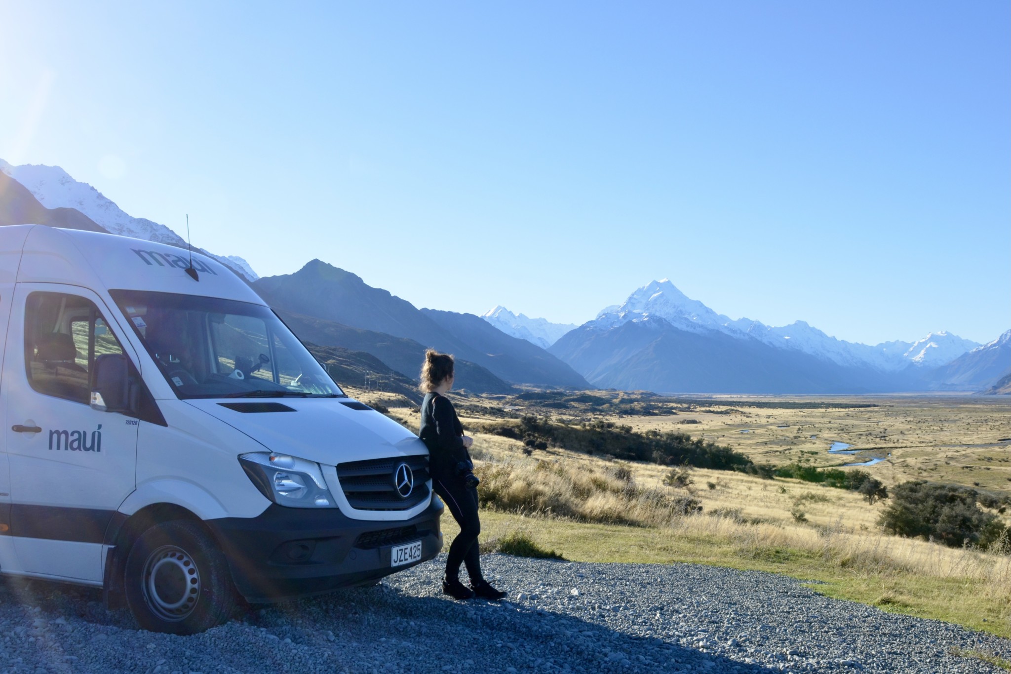 Reiseziele März: Campervan vor dem Mount Cook in Neuseeland