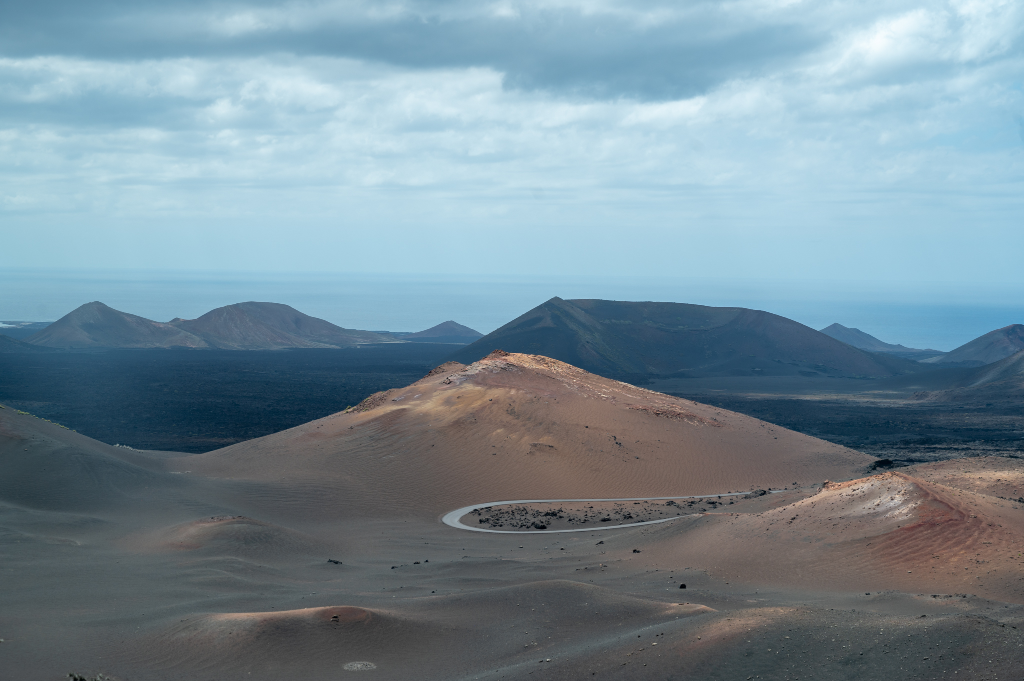 Lanzarote Sehenswürdigkeiten: Vulkankegel im Timanfaya Nationalpark