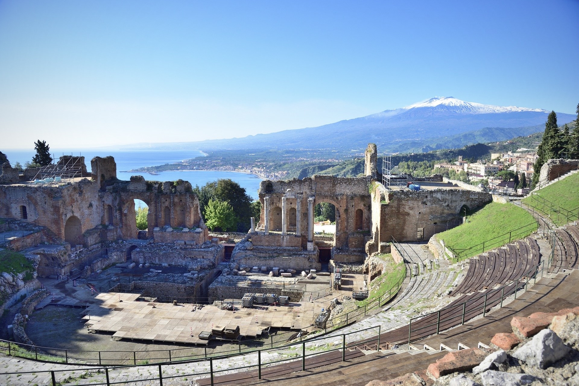 Der Ätna von Taormina in Sizilien ist auch im März schön