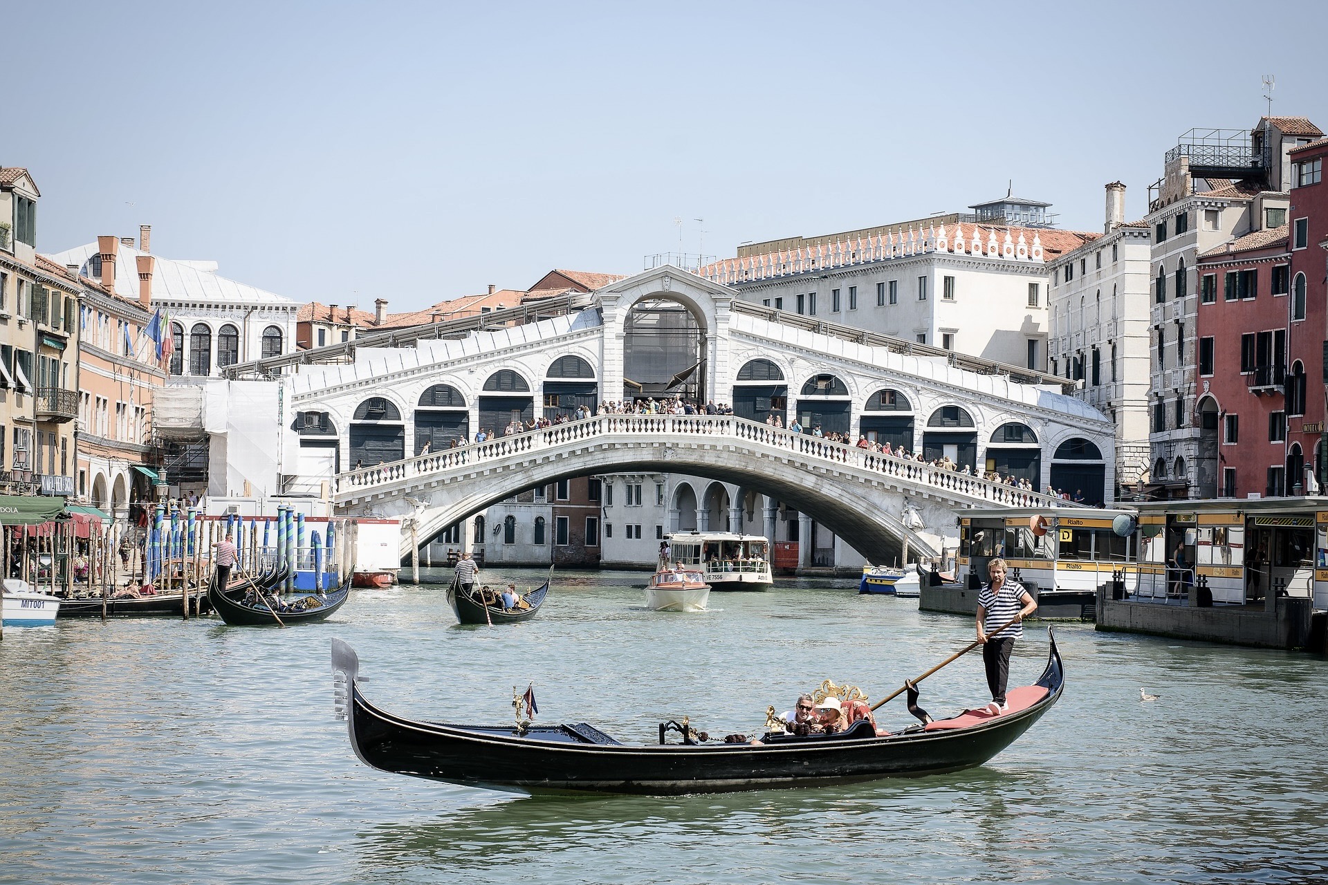 Die Rialtobrücke in Venedig