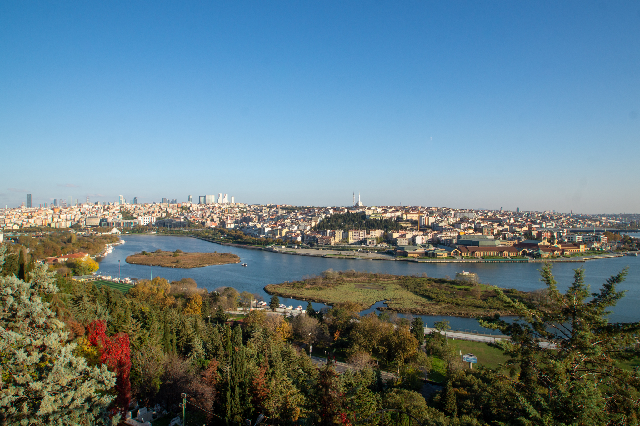 Blick auf das Goldene Horn in Istanbul