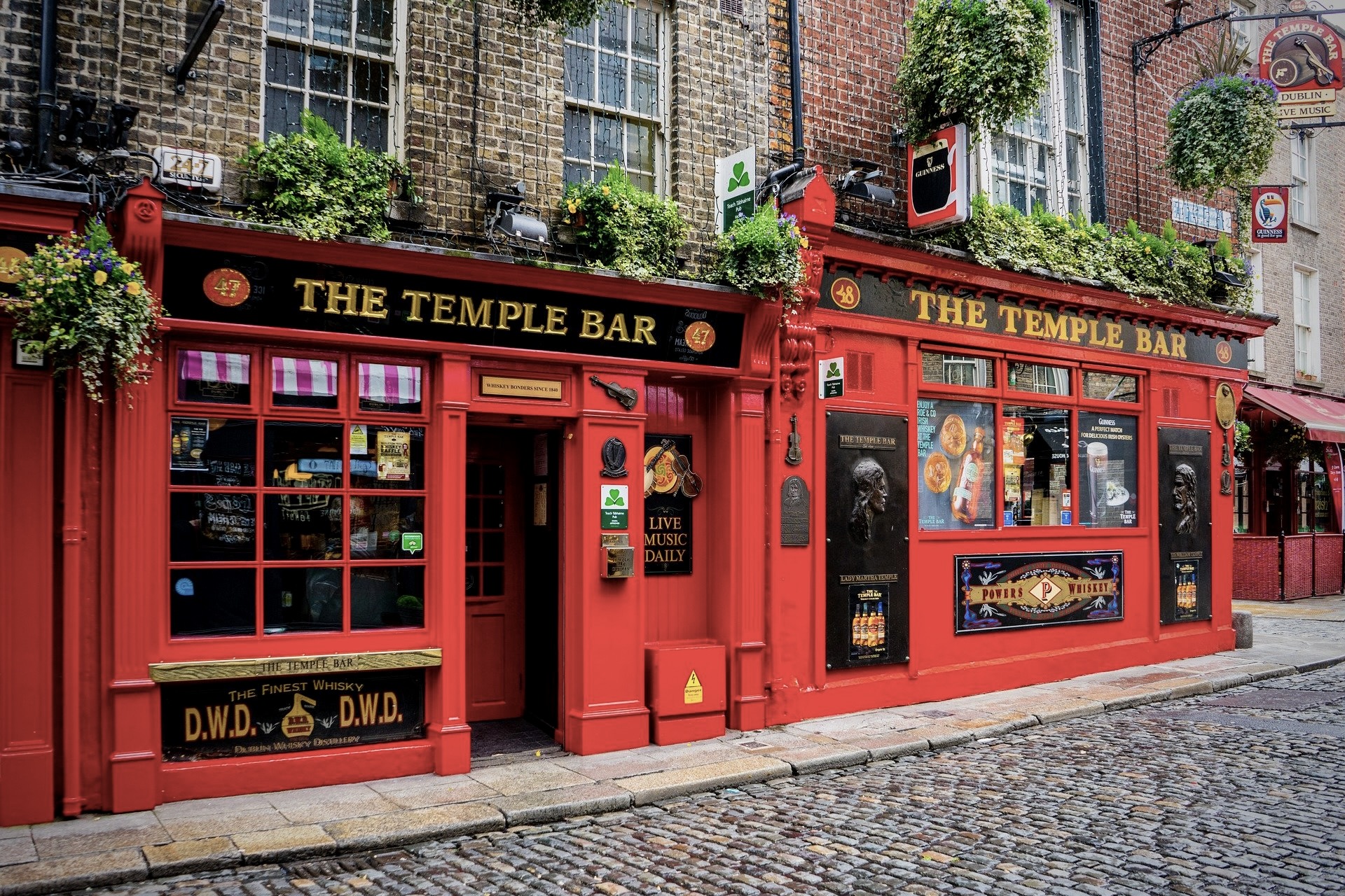 Temple Bar in Dublin zählt zu den beliebten Mai Reisezielen
