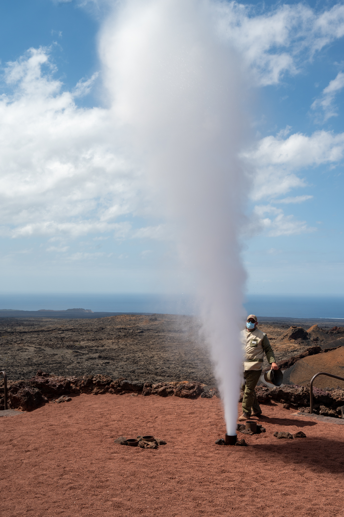 Dampfgeysir im Timanfaya Nationalpark