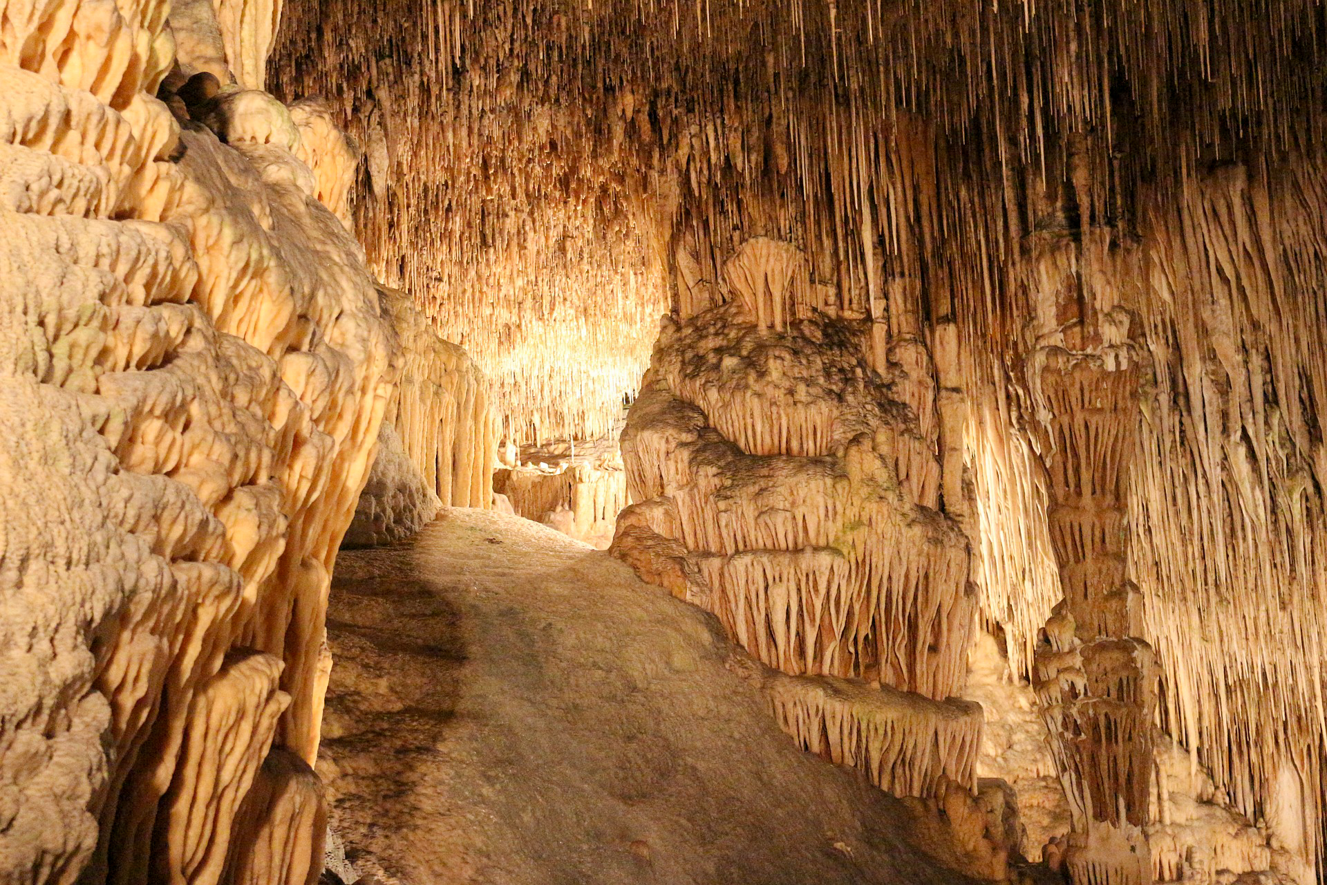 Dechenhöhle als NRW-Ausflugsziel
