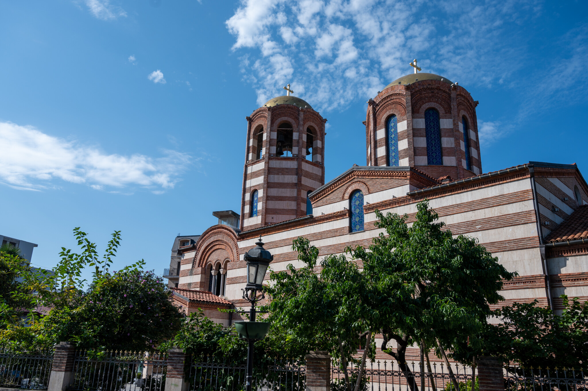 Die St. Nikolauskirche in Batumi gehört zu den Top-Attraktionen