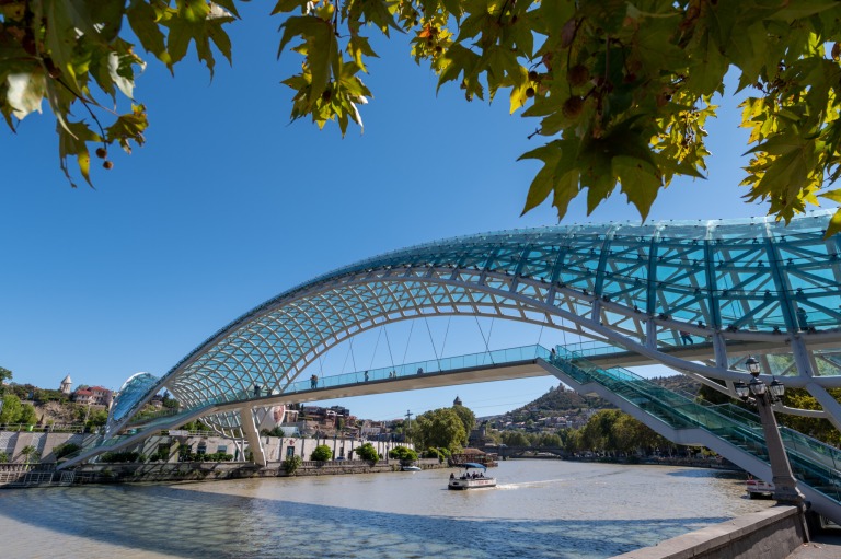 Tiflis Sehenswürdigkeiten: Friedensbrücke