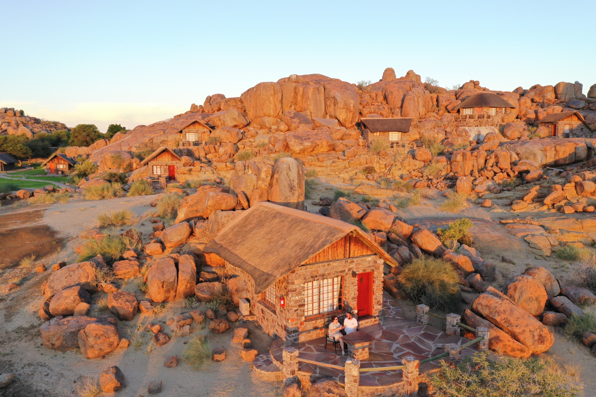 Einzelne Hütte der Lodge in Namibia