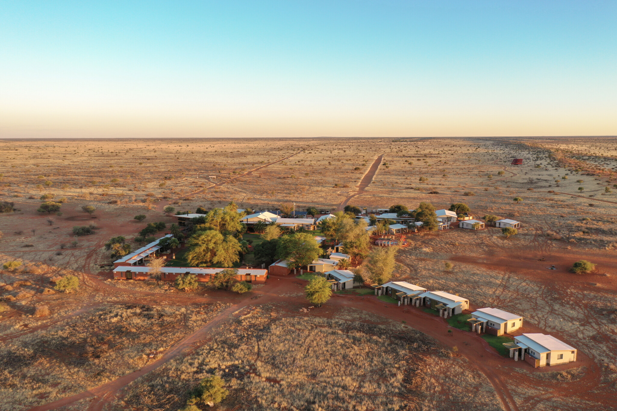 Eine Lodge in den Weiten der Kalahari-Wüste