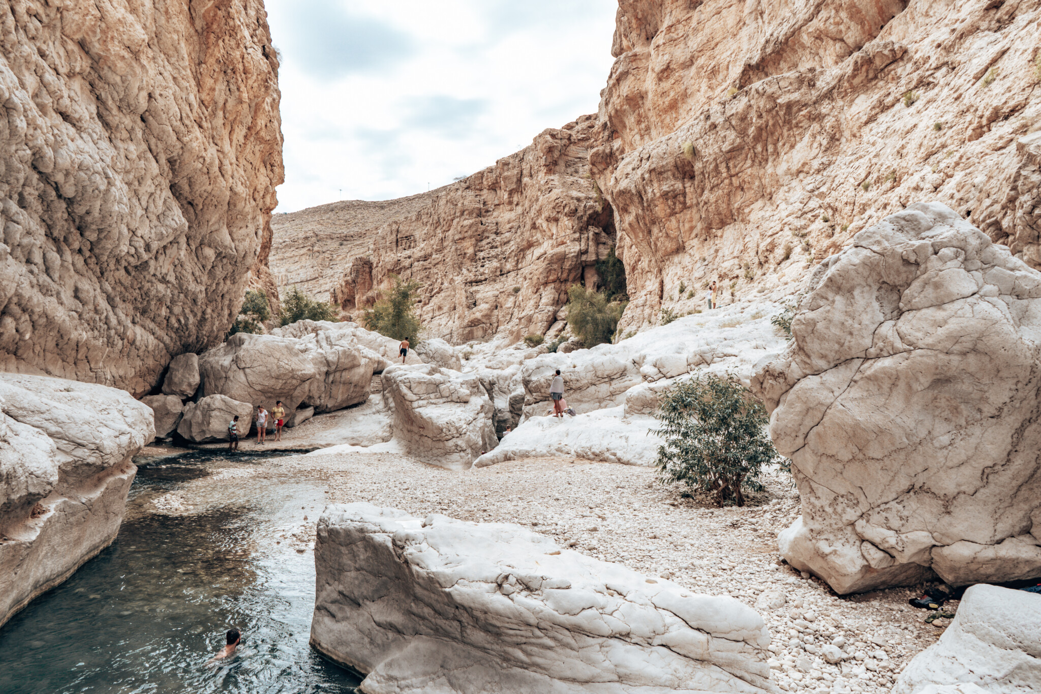 Wadi Shab gehört ebenfalls zu den Oman Sehenswürdigkeiten