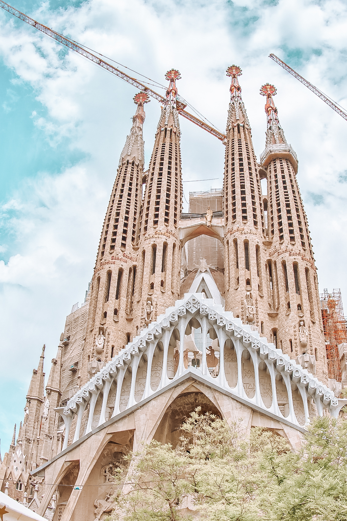 Die Sagrada Familia gehört zu den besten Sehenswürdigkeiten in Barcelona