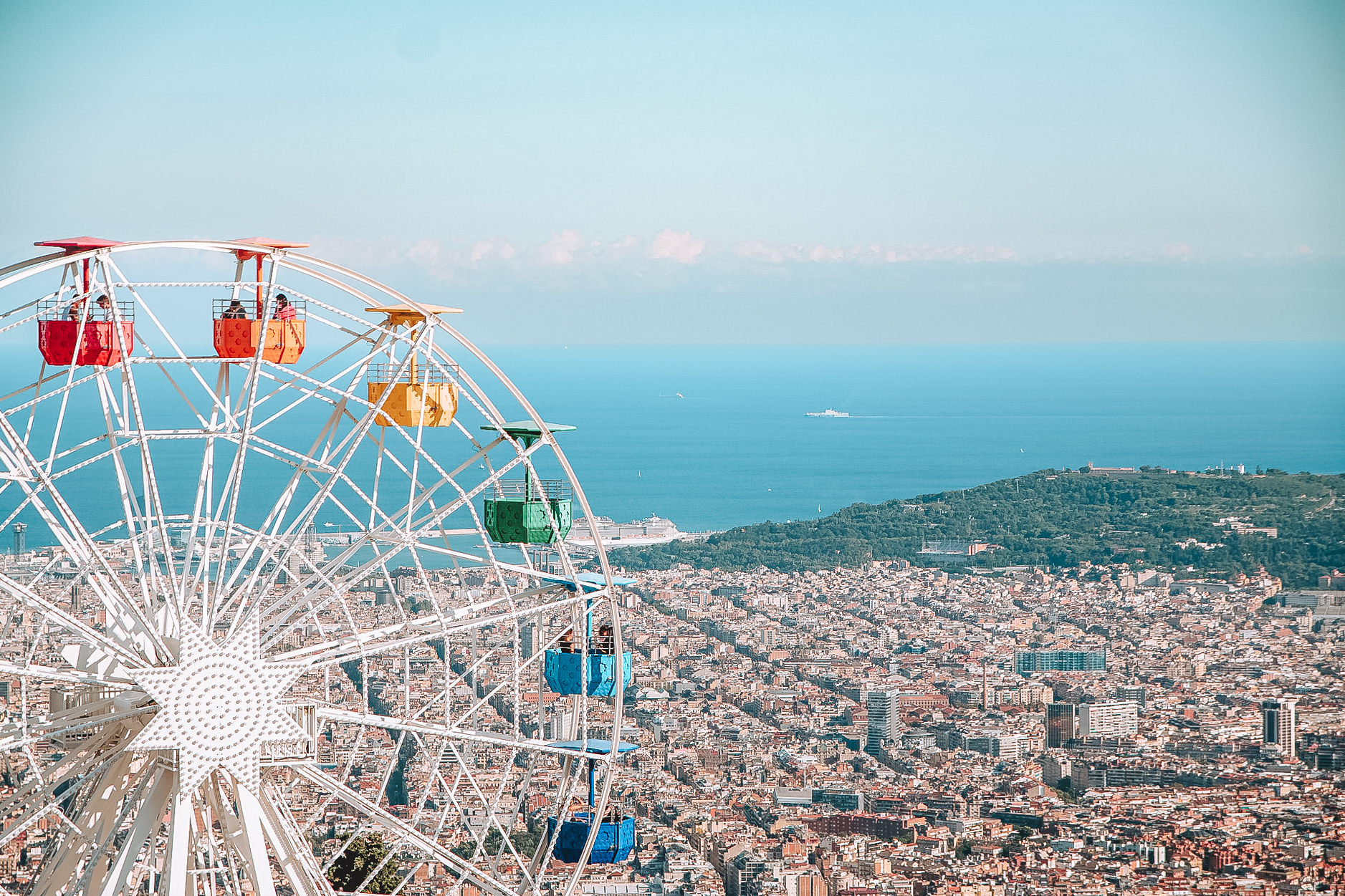 Der Ausblick vom Berg Tibidabo gehört zu den besten Sehenswürdigkeiten in Barcelona