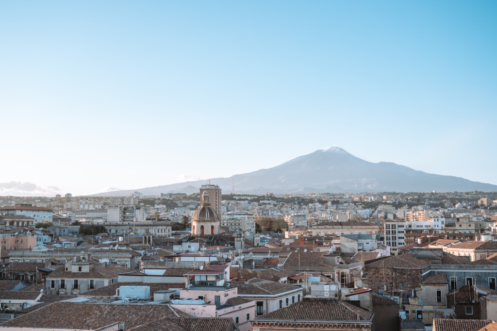 Catania und der Ätna im Hintergrund