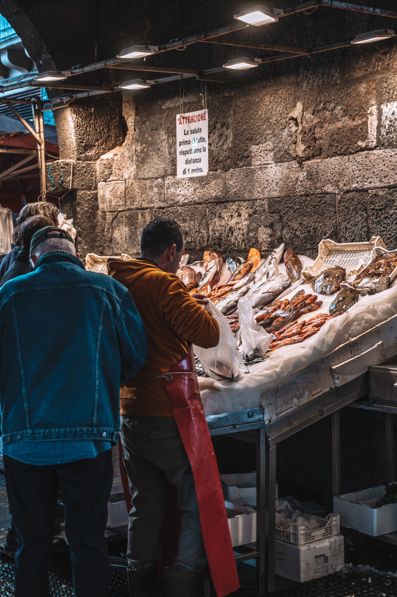 Der Fischmarkt La Pescheria in Catania zählt zu den Sehenswürdigkeiten Catanias